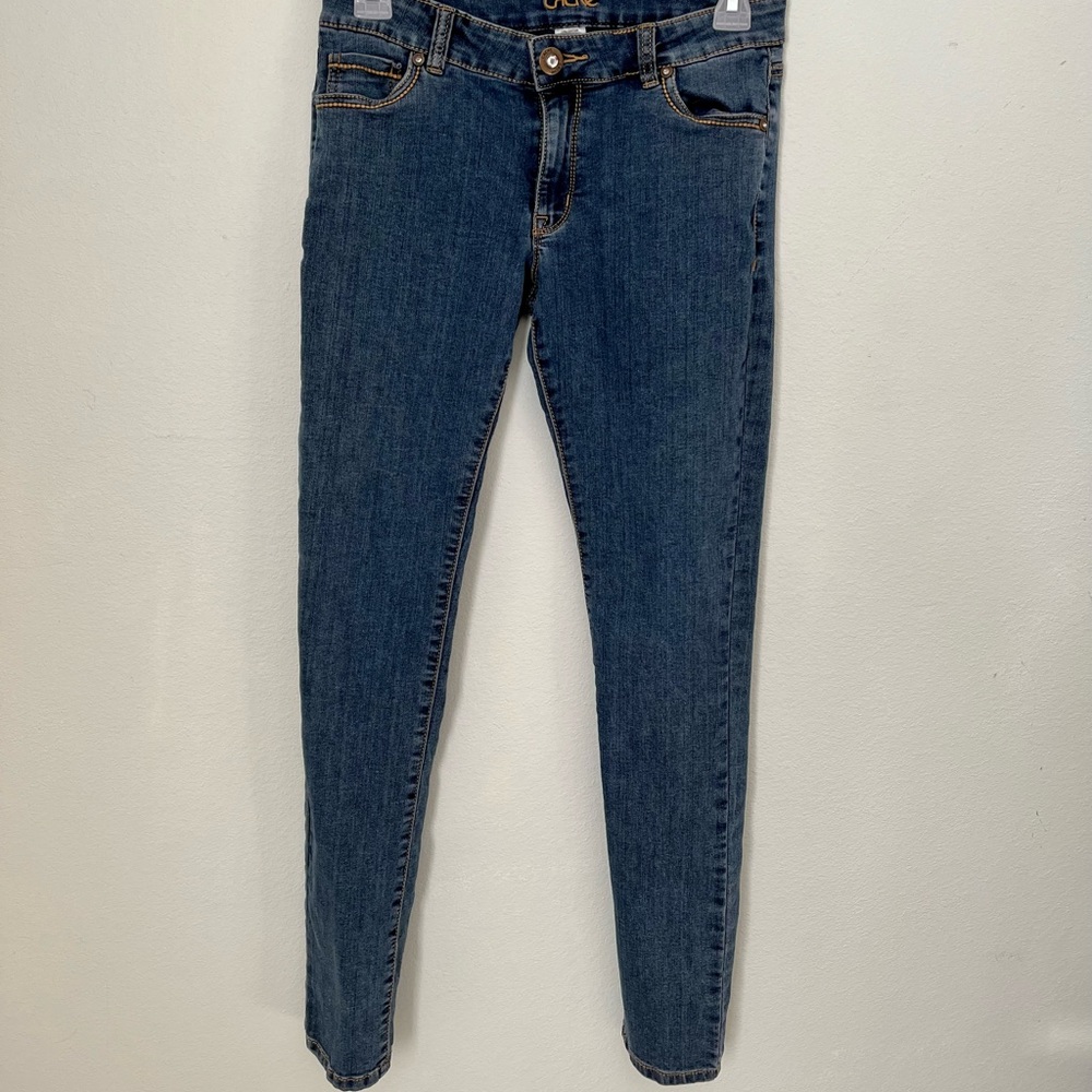 Cache jeans with rhinestone button size 6